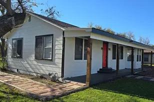 305 N 5th St, Thorndale, TX 76577 - Photo 3