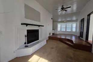 305 N 5th St, Thorndale, TX 76577 - Photo 9