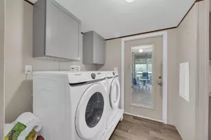 354 Oak Arbor Trail, Del Valle, TX 78617 - Photo 9