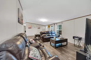 354 Oak Arbor Trail, Del Valle, TX 78617 - Photo 13