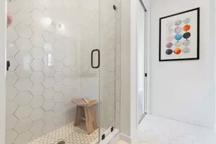 800 Embassy Dr, Austin, TX 78702 - Photo 17