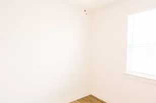 7051 Meadow Lake Blvd, Austin, TX 78744 - Photo 25