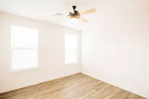 7051 Meadow Lake Blvd, Austin, TX 78744 - Photo 21