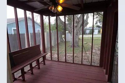 200 W Moerbe Street, Thorndale, TX 76577 - Photo 17