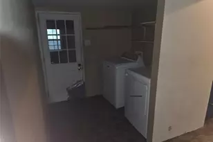 200 W Moerbe St, Thorndale, TX 76577 - Photo 9