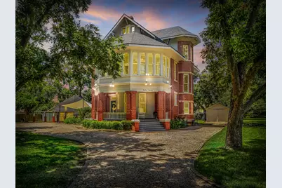 1220 W Lake Drive, Taylor, TX 76574 - Photo 1