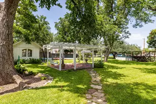1220 W Lake Dr, Taylor, TX 76574 - Photo 33