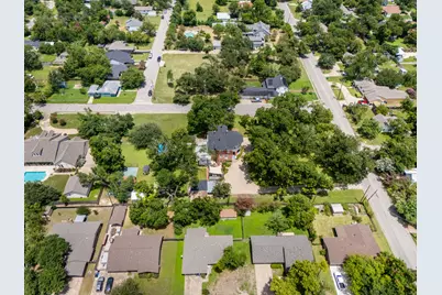 1220 W Lake Drive, Taylor, TX 76574 - Photo 31