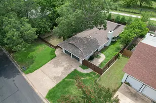 3305 Santa Monica Dr, Austin, TX 78741 - Photo 3