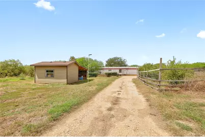 3301 Dry Creek Road, Lockhart, TX 78644 - Photo 5