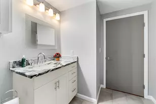 54 Rainey St, Austin, TX 78701 - Photo 17