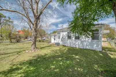 710 N Avenue H, Elgin, TX 78621 - Photo 25