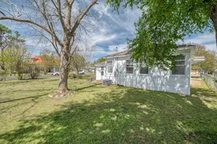 710 N Ave H, Elgin, TX 78621 - Photo 25