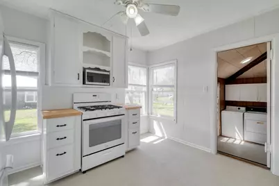 710 N Avenue H, Elgin, TX 78621 - Photo 13