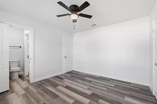 1911 Hearthside Dr, Austin, TX 78757 - Photo 11