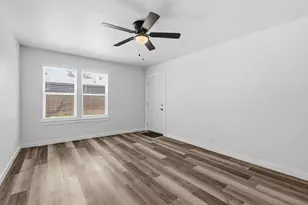 1911 Hearthside Dr, Austin, TX 78757 - Photo 9