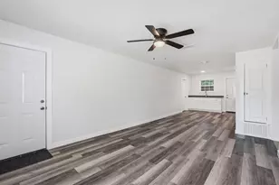 1911 Hearthside Dr, Austin, TX 78757 - Photo 5