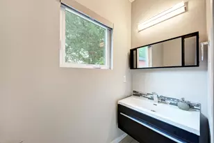 3008 E 14th 1/2 St, Austin, TX 78702 - Photo 23