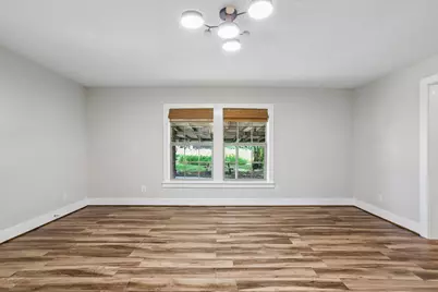 2089 Fm 1704, Elgin, TX 78621 - Photo 5