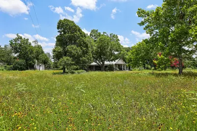 2089 Fm 1704, Elgin, TX 78621 - Photo 27