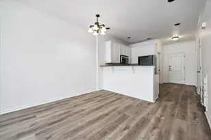 2101 Town Centre Dr, Round Rock, TX 78664 - Photo 5