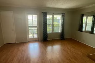 910 Duncan Ln, Austin, TX 78705 - Photo 9