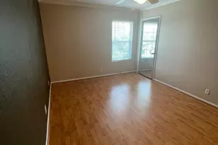 910 Duncan Ln, Austin, TX 78705 - Photo 7