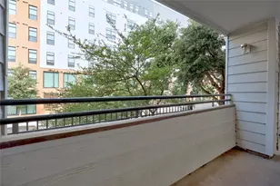 501 W 26th St, Austin, TX 78705 - Photo 5