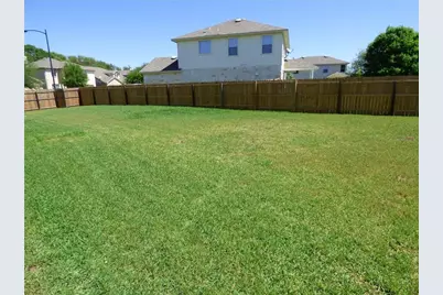 1600 Melissa Oaks Ln Lane, Austin, TX 78744 - Photo 3