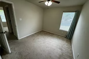 1600 Melissa Oaks Ln Ln, Austin, TX 78744 - Photo 15