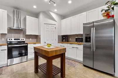 326 Tahitian Drive, Bastrop, TX 78602 - Photo 9