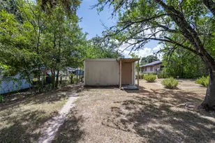 740 E Roitsch Ln, La Grange, TX 78945 - Photo 23