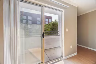 501 W 26th St, Austin, TX 78705 - Photo 5
