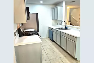 1139 Emmitt Run, Austin, TX 78721 - Photo 9
