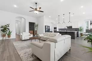 929 Mollie McBride Ln, Leander, TX 78641 - Photo 5