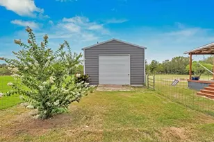 213 River Front Dr, Cedar Creek, TX 78612 - Photo 25
