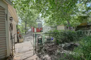 905 S Walnut St, Georgetown, TX 78626 - Photo 35