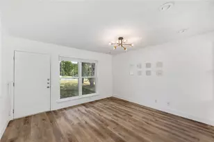 8312 Bowling Green Dr, Austin, TX 78757 - Photo 11