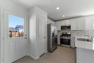 385 Keefer, Kyle, TX 78640 - Photo 9