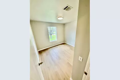 706 N Creek Boulevard, Leander, TX 78641 - Photo 9
