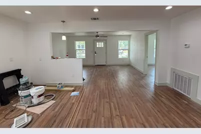 647 Erline Avenue, San Antonio, TX 78237 - Photo 7