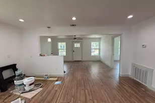 647 Erline Ave, San Antonio, TX 78237 - Photo 7