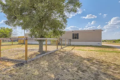 517 Crossroads Drive, Dale, TX 78616 - Photo 5