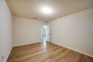 185 Hometown Pkwy, Kyle, TX 78640 - Photo 23