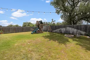 220 Castlefields St, Hutto, TX 78634 - Photo 31