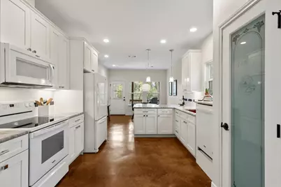 107 E Keamuku Court, Bastrop, TX 78602 - Photo 9