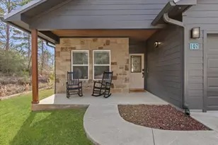 107 E Keamuku Ct, Bastrop, TX 78602 - Photo 3