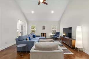 107 E Keamuku Ct, Bastrop, TX 78602 - Photo 7