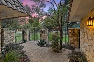 113 Comet, Lakeway, TX 78734 - Photo 3