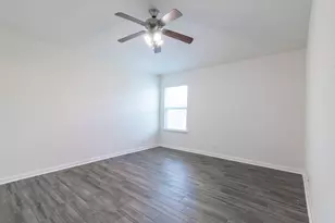 112 Hawkins Ct, Hutto, TX 78634 - Photo 15